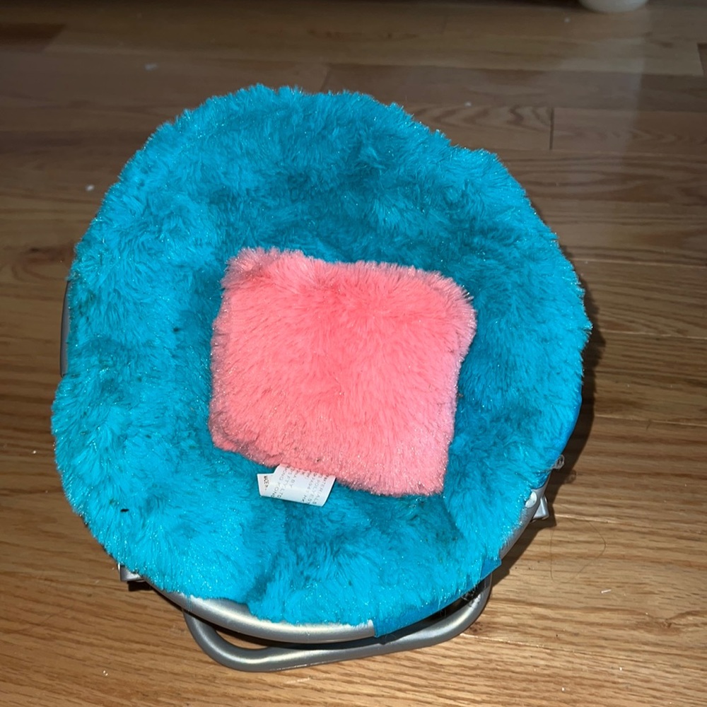 Egg doll chair